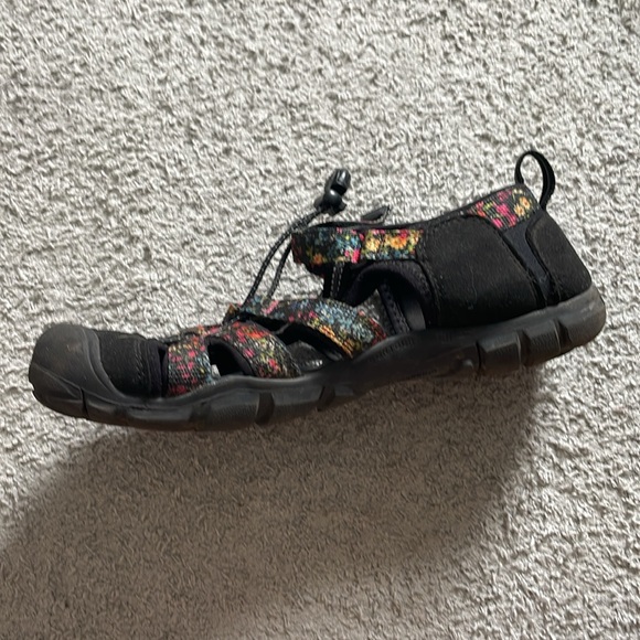 Excellent condition KEEN sport sandals - Picture 3 of 5